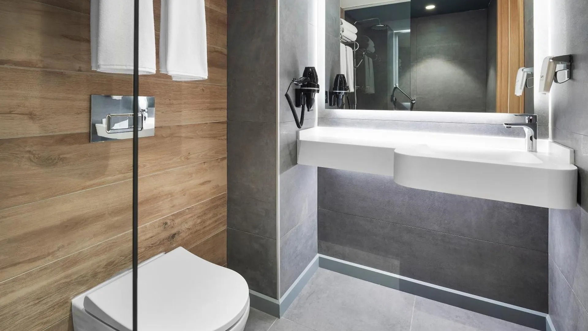 Ibis Istanbul Sisli Hotel 4*,